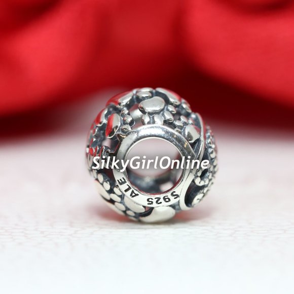 Pandora Fur Baby Hearts & Paw Prints Charm 792248C00 - Picture 4 of 4